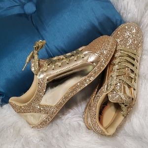 Gold patent material glitter sneakers